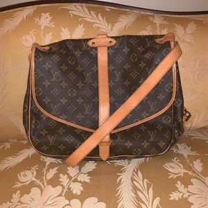 Louis Vuitton Saumur 35